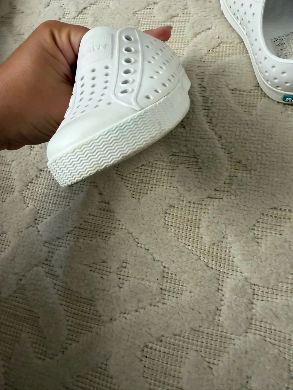 Native Kids Slip-On Water Shoes in White size 7 C7
